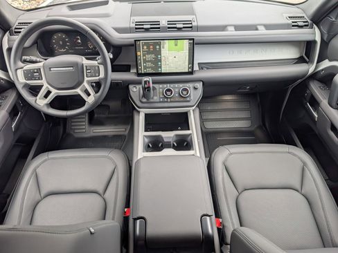 Used 2025 Land Rover Defender 110 S AWD/4WD image 27