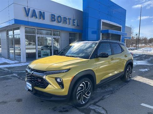 Used 2025 Chevrolet TrailBlazer RS w/ Driver Confidence Package image 17