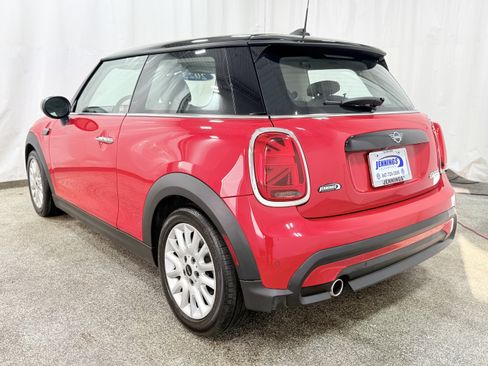 Used 2023 MINI Cooper 2-Door Hardtop image 6