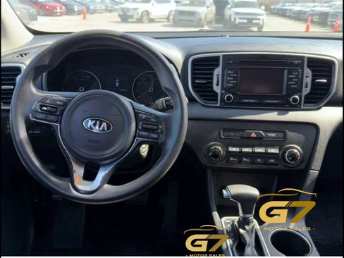 Used 2019 Kia Sportage LX AWD/4WD image 16
