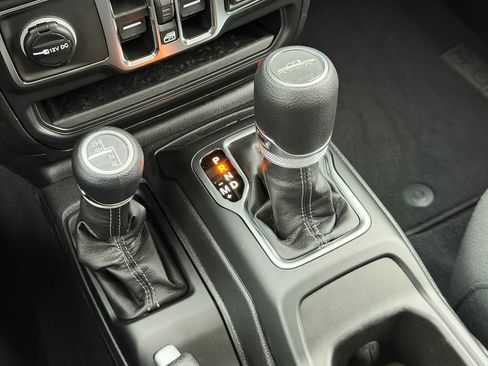 New 2026 Jeep Gladiator Sport AWD/4WD image 17