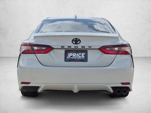 Used 2022 Toyota Camry SE FWD image 6