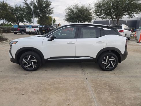 New 2026 Nissan Kicks SV image 6