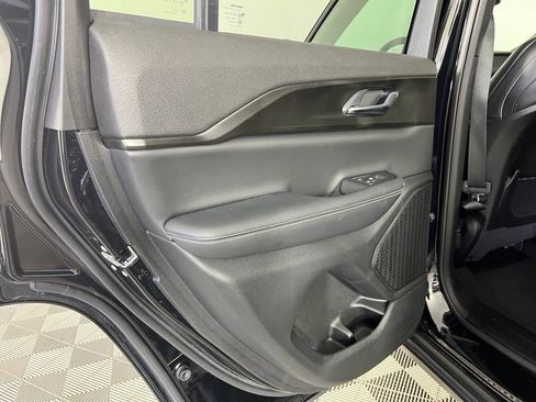 Used 2023 Jeep Grand Cherokee Altitude AWD/4WD image 12