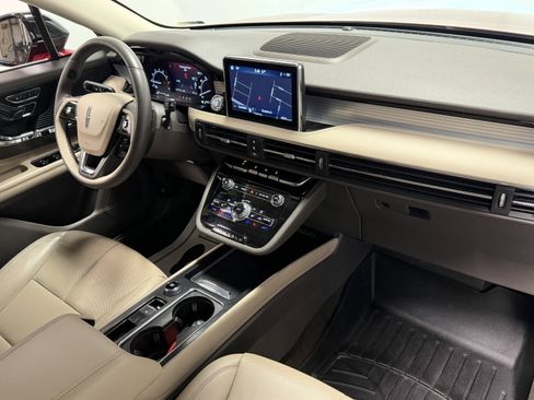 Used 2022 Lincoln Corsair AWD w/ Equipment Group 101A image 19