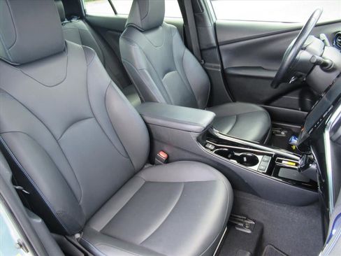 Used 2021 Toyota Prius Limited FWD image 9