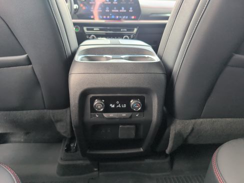 Used 2024 Chevrolet Traverse RS w/ LPO, Floor Liner Package AWD/4WD image 31