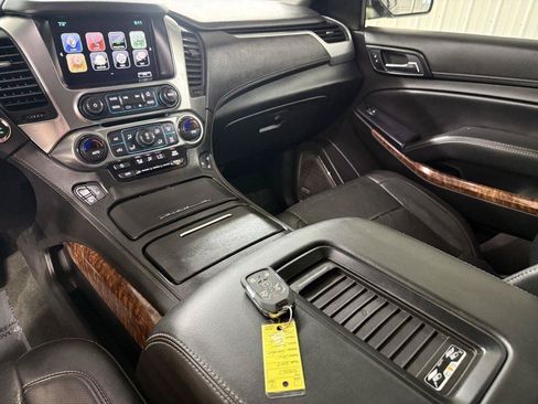 Used 2017 Chevrolet Suburban Premier AWD/4WD image 25