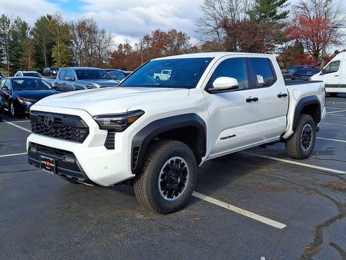 New 2025 Toyota Tacoma TRD Off-Road image 10