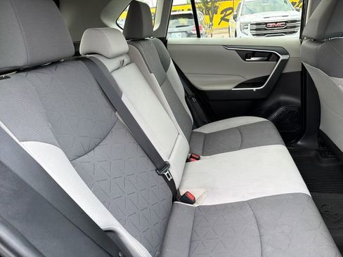 Used 2021 Toyota RAV4 XLE AWD/4WD image 23