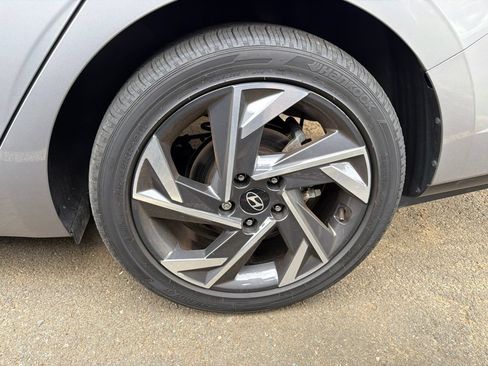 Certified 2025 Hyundai Elantra SEL FWD image 6