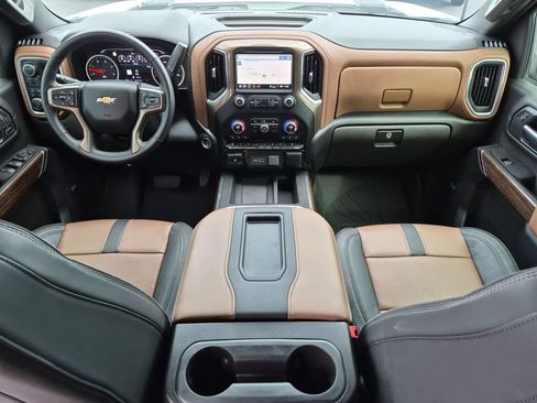 Certified 2022 Chevrolet Silverado 2500 High Country w/ Technology Package AWD/4WD image 18