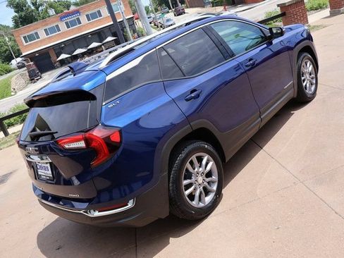 Used 2022 GMC Terrain SLT w/ LPO, Floor Liner Package AWD/4WD image 7