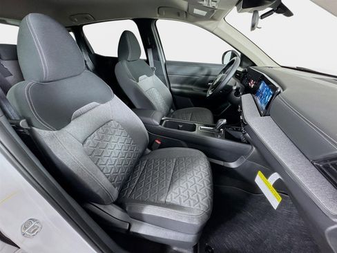 New 2026 Nissan Kicks SV image 25