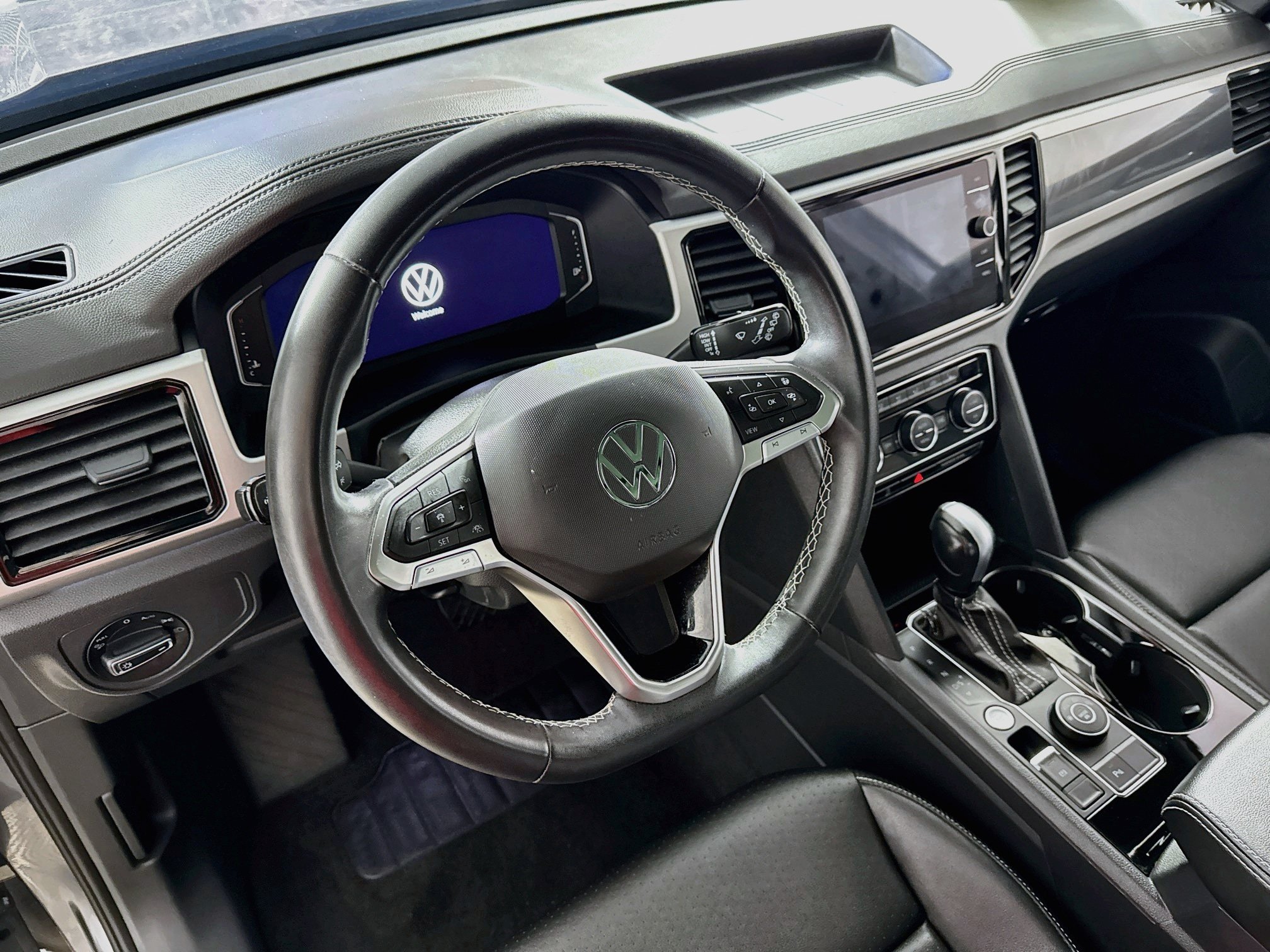 Used 2023 Volkswagen Atlas Cross Sport SEL AWD/4WD image 13
