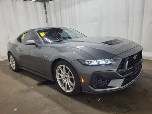 Used 2025 Ford Mustang GT Premium RWD image 9