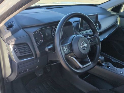 Used 2024 Nissan Rogue S image 10