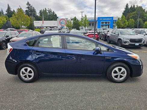 Used 2013 Toyota Prius Two FWD image 4