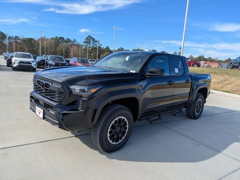 New 2026 Toyota Tacoma TRD Off-Road image 3