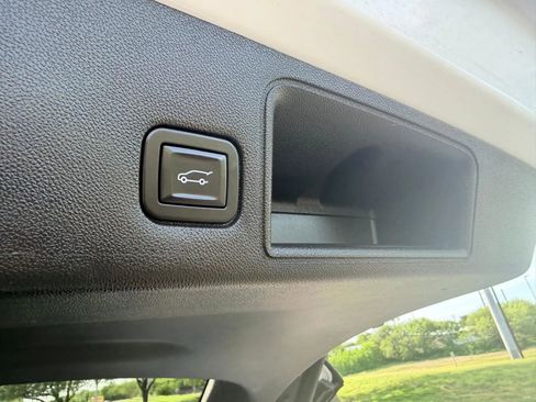 Used 2019 GMC Terrain Denali w/ Advanced Safety Package AWD/4WD image 21