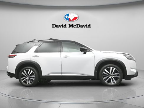 Used 2025 Nissan Pathfinder Platinum w/ Cargo Package AWD/4WD image 37