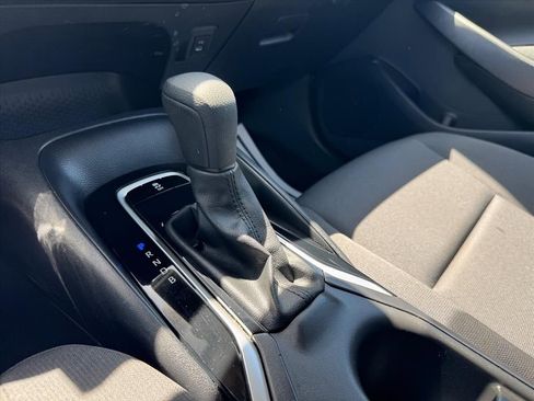 Used 2024 Toyota Corolla LE FWD image 19