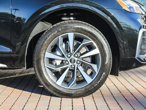 Used 2023 Audi Q5 2.0T Premium w/ Convenience Package image 11