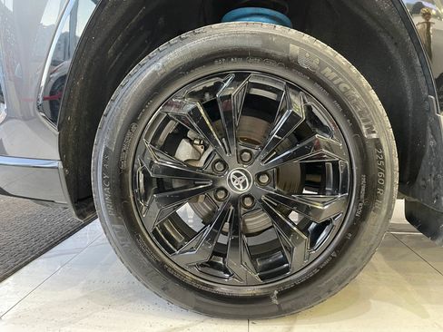 Used 2022 Toyota RAV4 SE w/ Convenience Package AWD/4WD image 9