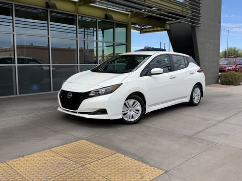 Used 2025 Nissan Leaf S FWD image 1