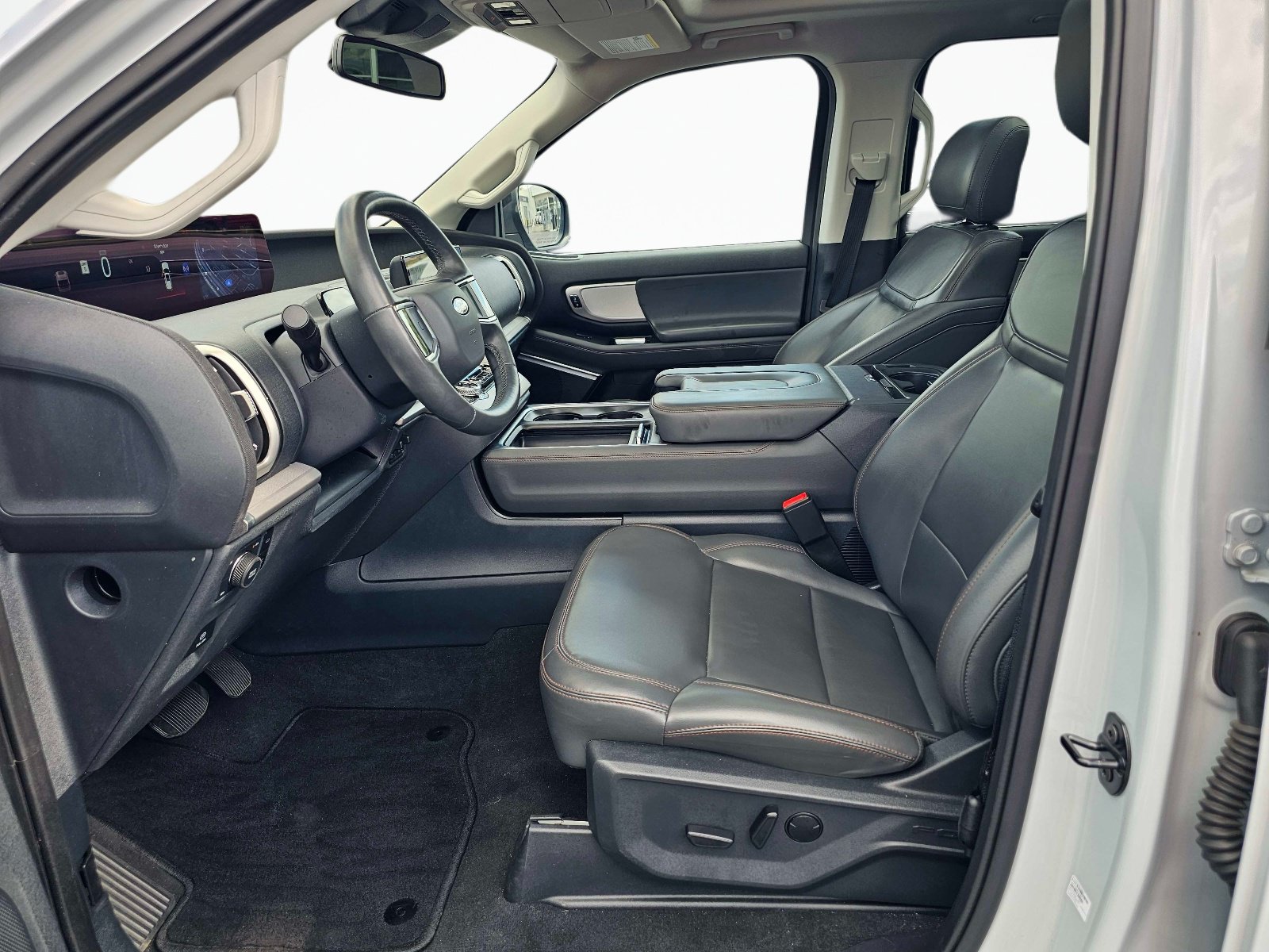Used 2025 Ford Expedition Max Active AWD/4WD image 17