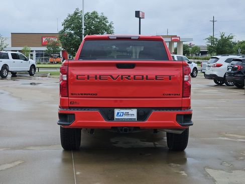 Used 2026 Chevrolet Silverado 1500 Custom w/ LPO, Dark Essentials Package RWD image 8