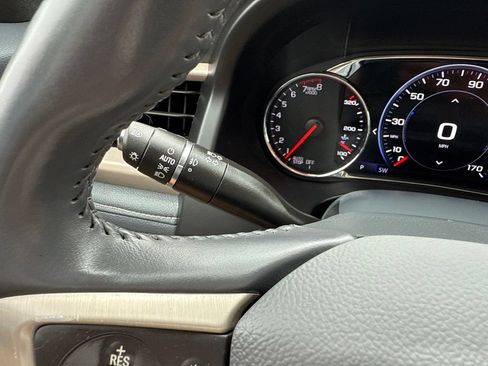 Used 2021 GMC Acadia Denali w/ Denali Technology Package FWD image 22