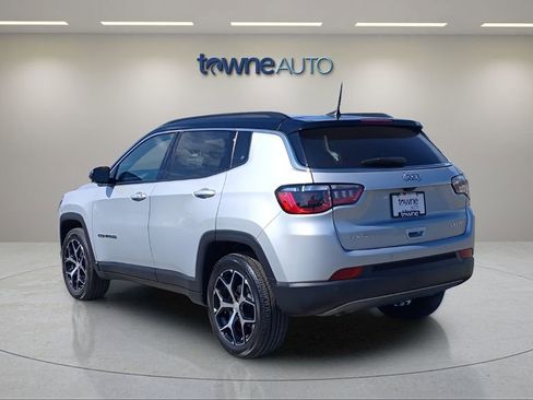 Used 2024 Jeep Compass Limited AWD/4WD image 3