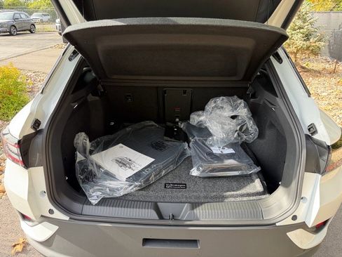 New 2025 Volkswagen ID.4 Pro S image 17