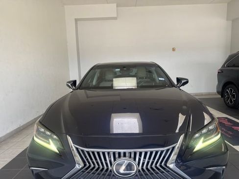 Used 2020 Lexus ES 350 Ultra Luxury w/ Accessory Package 2 FWD image 3