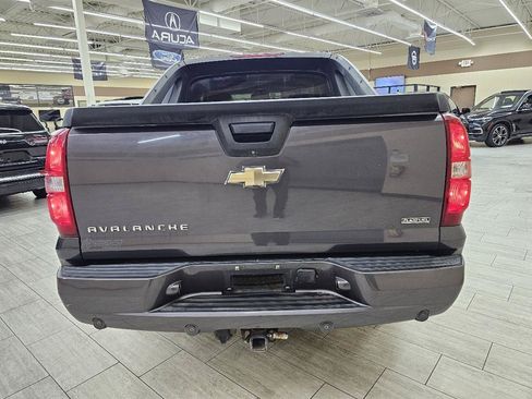 Used 2011 Chevrolet Avalanche LT w/ Regional Value Package RWD image 7