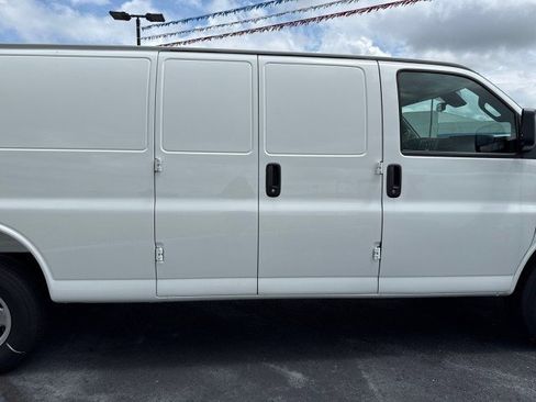 New 2025 Chevrolet Express 2500 Extended w/ Enhanced Convenience Package image 11