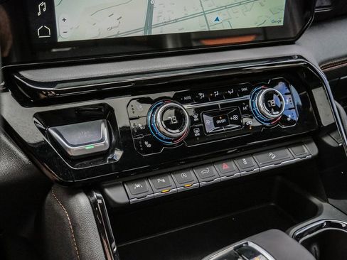 Used 2025 GMC Sierra 1500 AT4 w/ Technology Package image 34