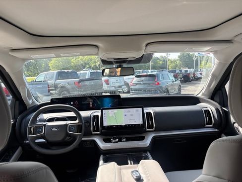 New 2027 Ford Expedition Active RWD image 20
