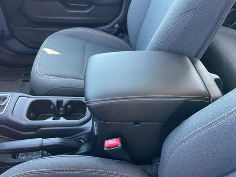 Certified 2025 Jeep Wrangler Unlimited Sahara image 15