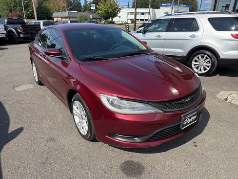 Used 2016 Chrysler 200 Limited image 3