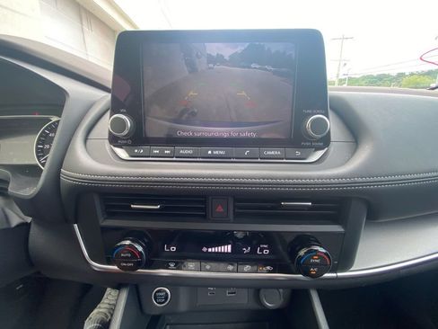 Used 2023 Nissan Rogue SV AWD/4WD image 16