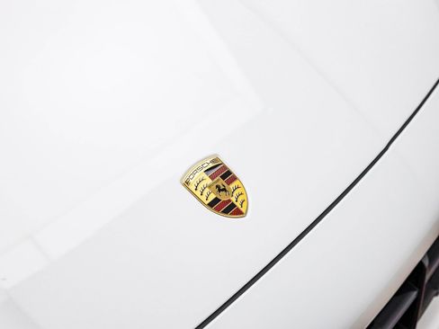 Used 2025 Porsche Cayenne image 12