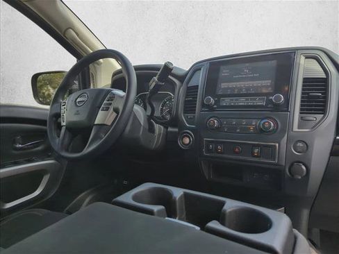 Used 2024 Nissan Titan SV RWD image 23