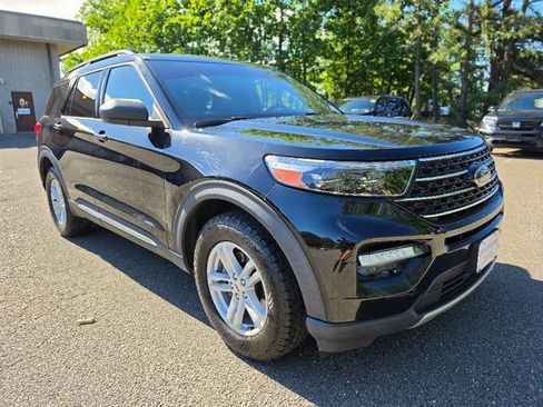 Used 2020 Ford Explorer XLT w/ Equipment Group 202A AWD/4WD image 7