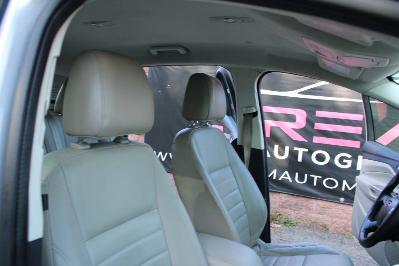 Used 2015 Ford C-MAX SE FWD image 13