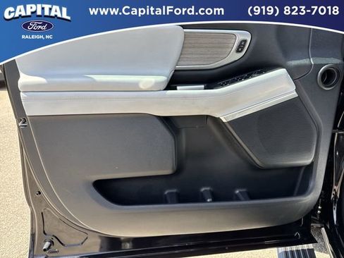 Certified 2025 Ford Expedition Max Platinum w/ Driver's Package image 21