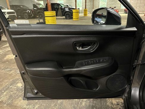 Used 2023 Honda HR-V LX image 28