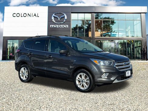 Used 2018 Ford Escape SE w/ SE Sync 3 Package image 1