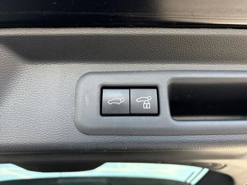 Used 2023 Toyota Sequoia Limited image 30